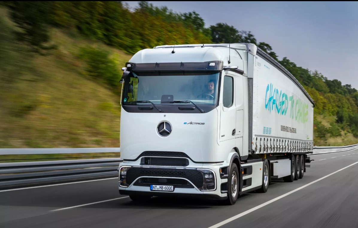 Mercedes-Benz eActros 600 — новый конкурент Tesla Semi с запасом хода 500  км - 4PDA