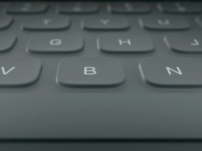  Apple Smart Keyboard  