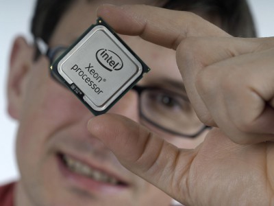 Intel     Xeon E7