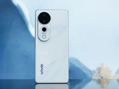  vivo V40 Pro  