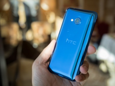 HTC    U 11