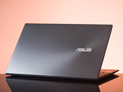  ASUS ZenBook UX325J:   