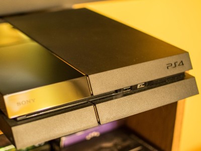 Sony    PlayStation 4