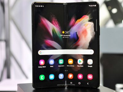 Samsung Galaxy Z Fold5:      