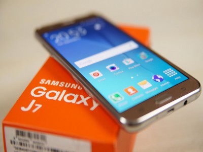    Samsung Galaxy J7