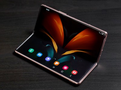  Samsung Galaxy Z Fold 2    