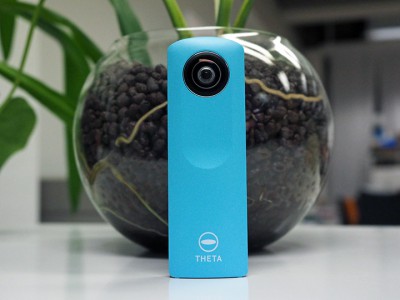  Ricoh Theta -        