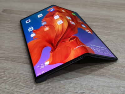 Huawei Mate X:     