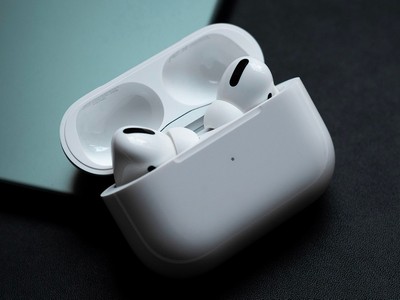 Apple      AirPods Pro    