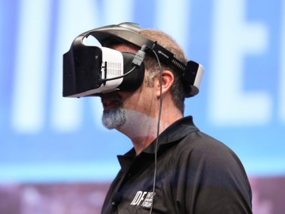 Intel Project Alloy     VR-