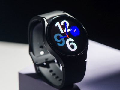  Samsung Galaxy Watch4:   Samsung,   Google