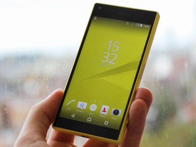    Sony Xperia Z5 Compact