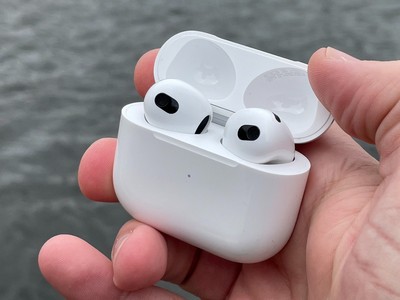   AirPods   