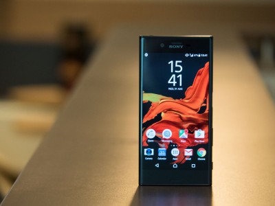  Sony Xperia X     Android