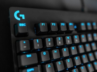 Logitech       G Pro