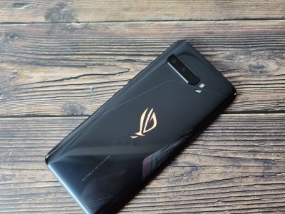 ASUS ROG Phone 3      []