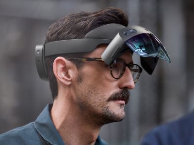 Microsoft    HoloLens 2