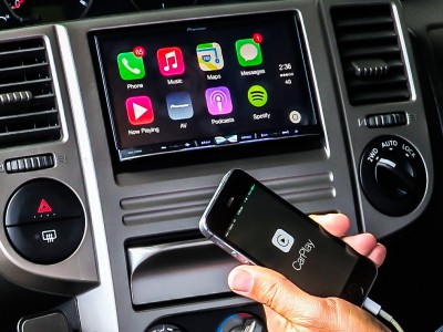 Apple CarPlay      100  2016  2017  