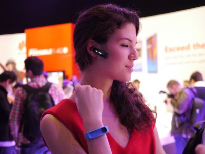 Huawei Talkband B1:    