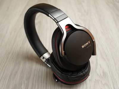 Sony MDR-1RNC:     