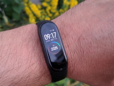   Xiaomi Mi Band 4:   