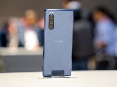   Sony  Snapdragon 865   