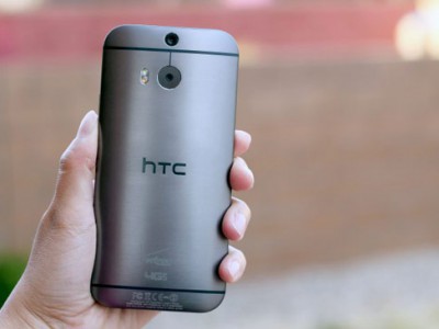 HTC    One (M8)