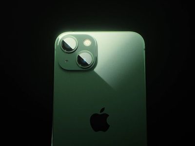 iPhone 13  13 Pro        []