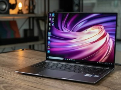 HUAWEI MateBook X Pro:  Core i7,  3,1K    2000