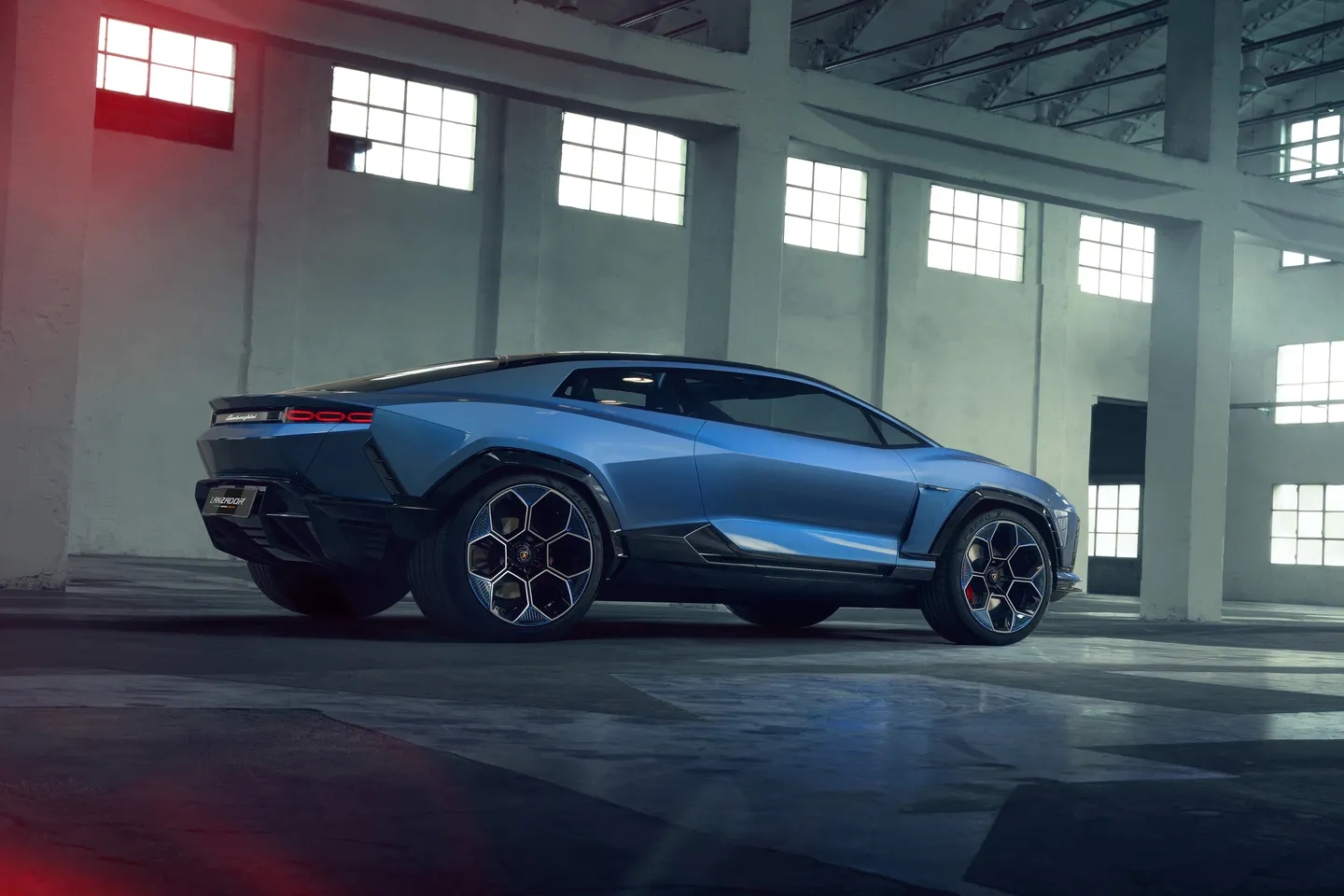 Lamborghini показала «мегаваттный» электрокар Lanzador в космическом  дизайне - 4PDA