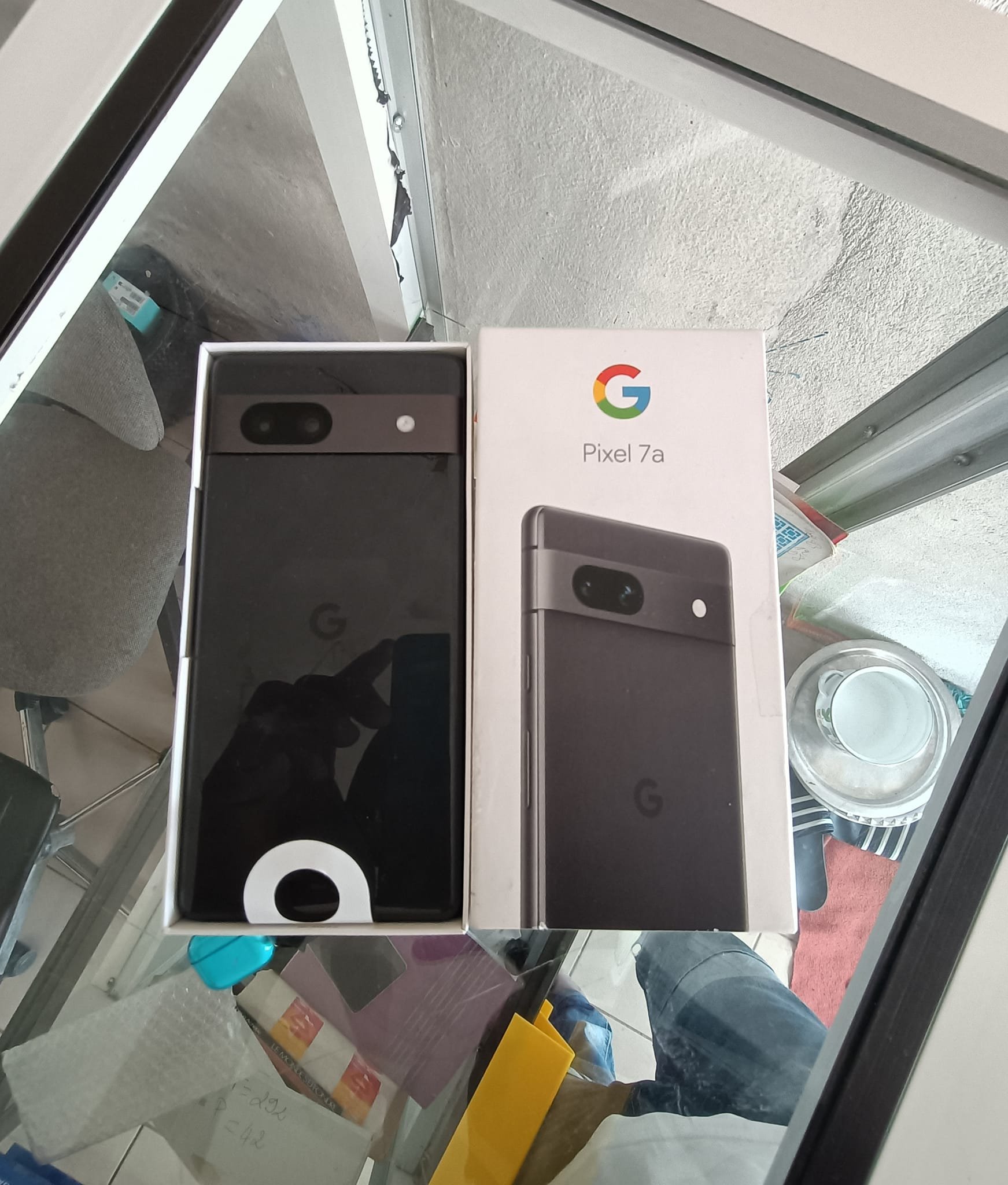 Google Pixel 7a в разных цветах показали на реальных фотографиях - 4PDA