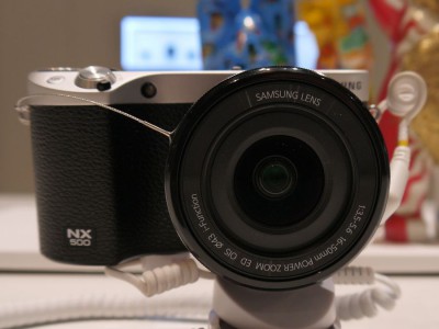 Samsung     NX500