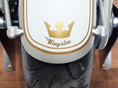      BMW R 18 The Crown