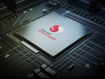   Snapdragon 735  