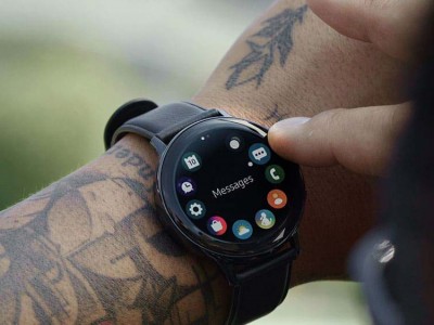       - Samsung Galaxy Watch Active 2 