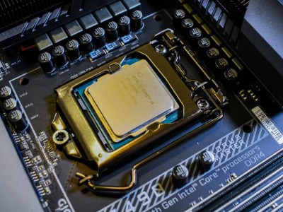   Intel Rocket Lake  AMD Ryzen 7 5800X  