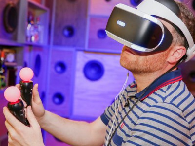 Sony PlayStation VR      2016 