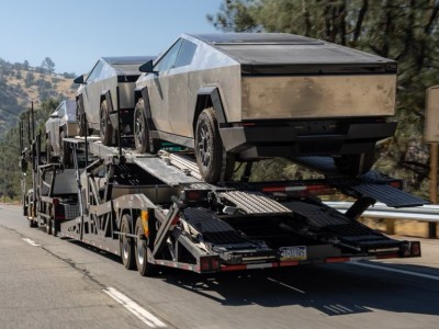  : Tesla Cybertruck     