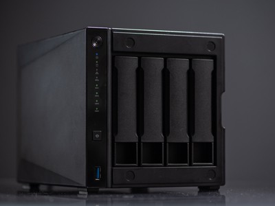  ASUSTOR AS4004T:  NAS     