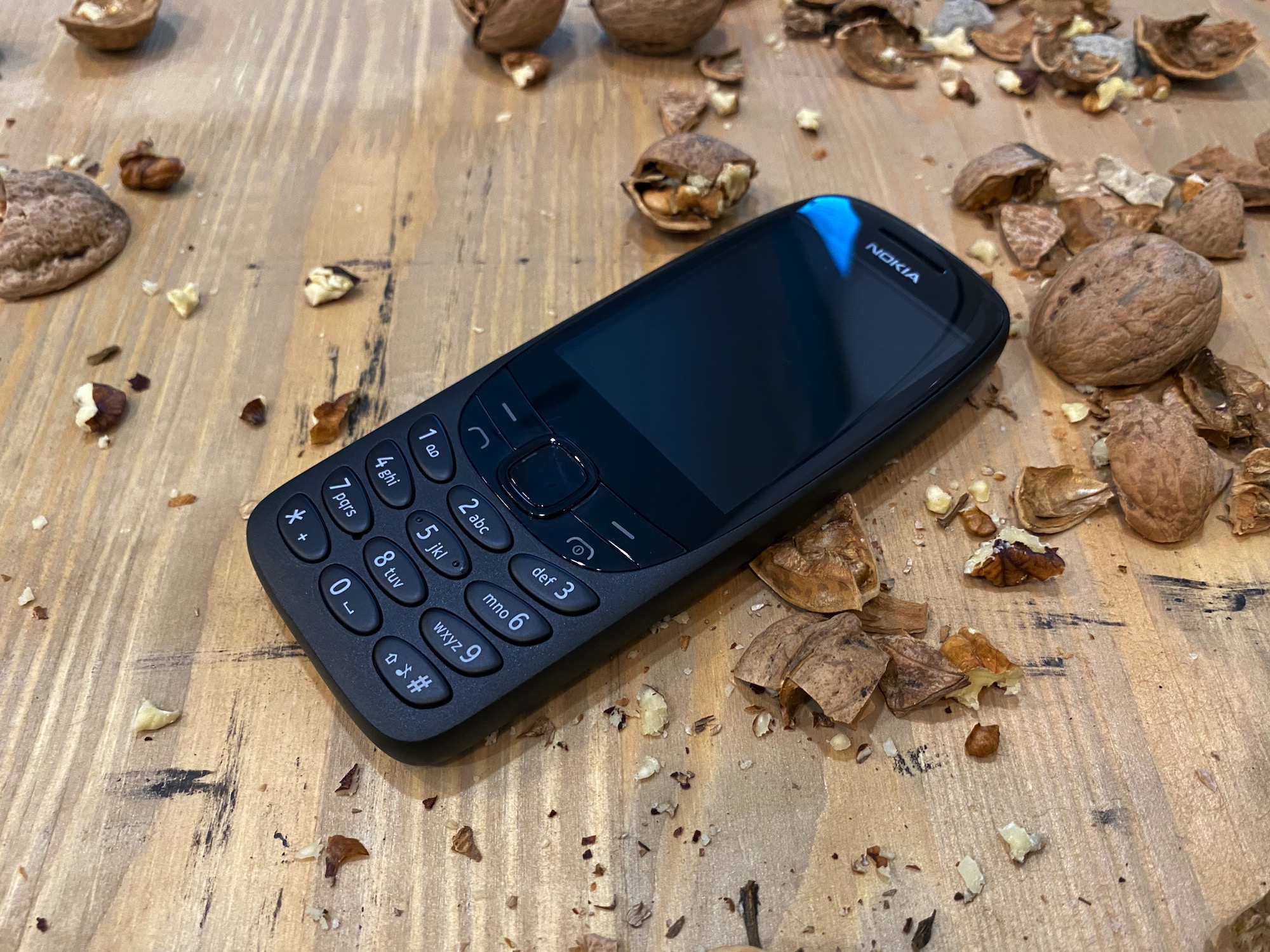 Nokia 6310: большой экран и три недели автономности за 4490 рублей - 4PDA