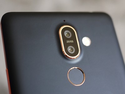  Nokia 7 Plus:     Zeiss?