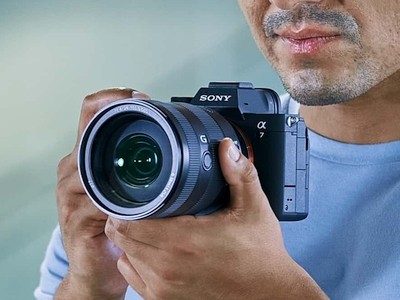 Sony Alpha 7 IV:      4K/60fps