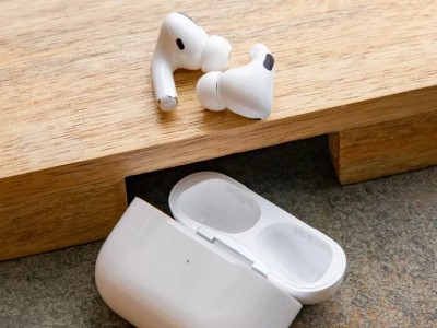      Apple AirPods Pro 2