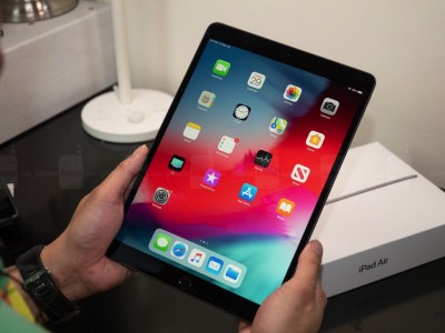 :  Apple iPad    Lightning