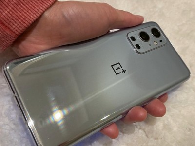 OnePlus 9  OnePlus 9 Pro   