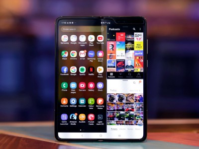  Samsung      Galaxy Fold