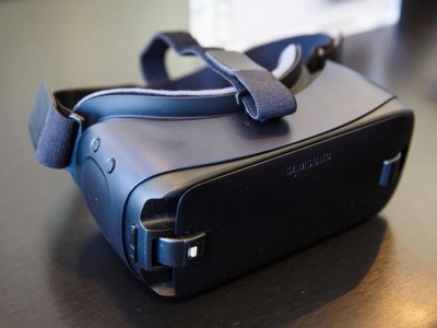 Samsung  Gear VR    Oculus