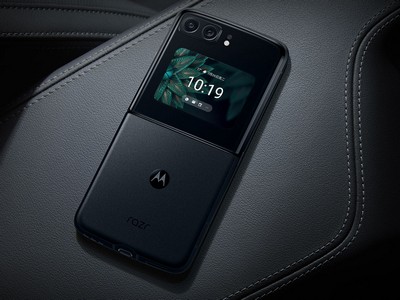 Motorola RAZR (2022):  ,   OIS    $900