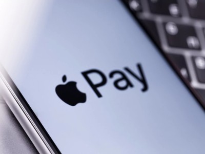    Apple   Apple Pay.   ?