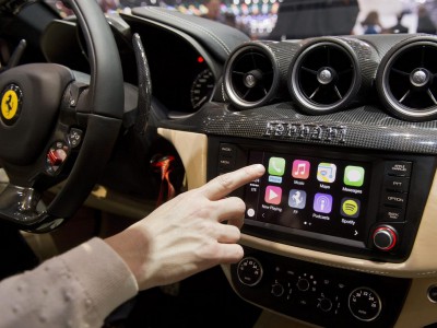  Apple CarPlay   